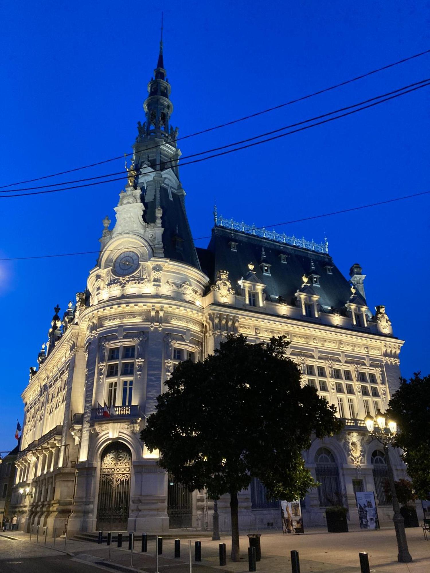 Joli Appart F2, Les 3 Croissants, Centre Ville Sens Zewnętrze zdjęcie